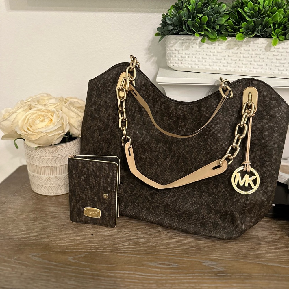 Michael Kors purse
